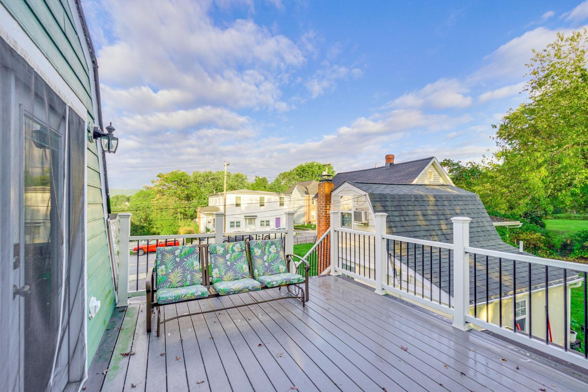 Epic Brunswick Apartment, Deck With Private Hot Tub! Ngoại thất bức ảnh